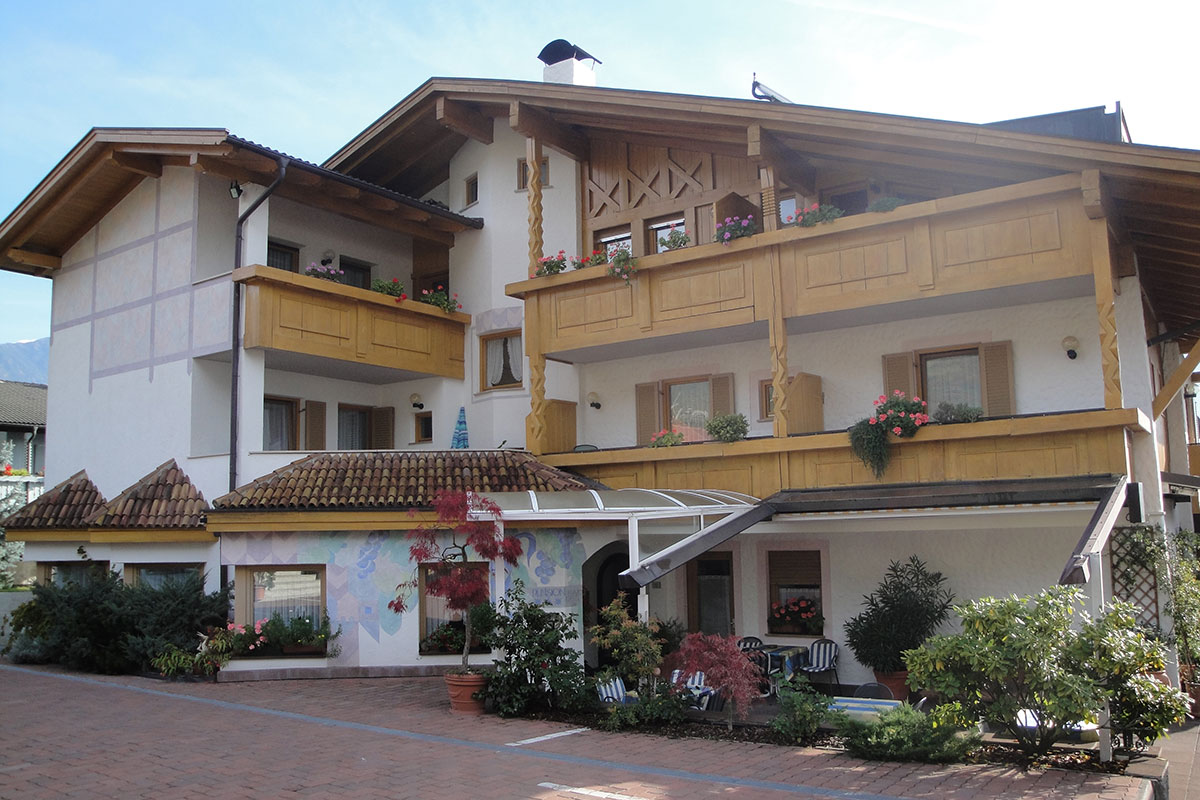 Familie - Erleben - Stories - Außenansicht früher - Hotel Lisetta
