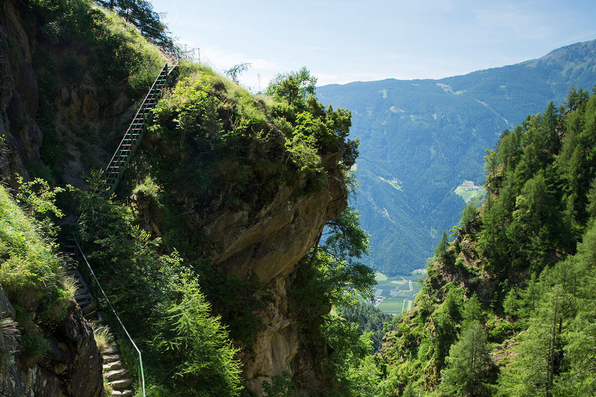 Steinstufen, Holzstufen, Metallstufen 