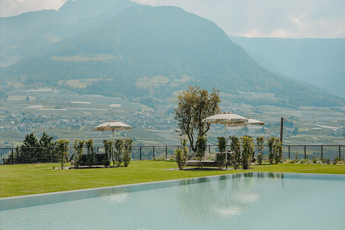 Neuer Outdoor Piscina